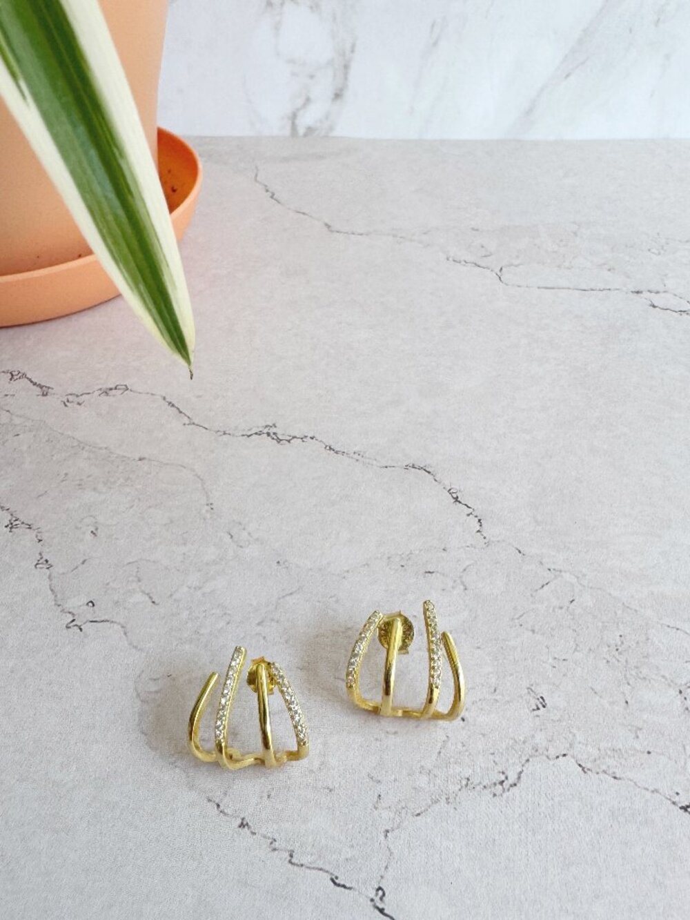 Gold Crystal Four Claw Crawler Cuff Stud Earrings